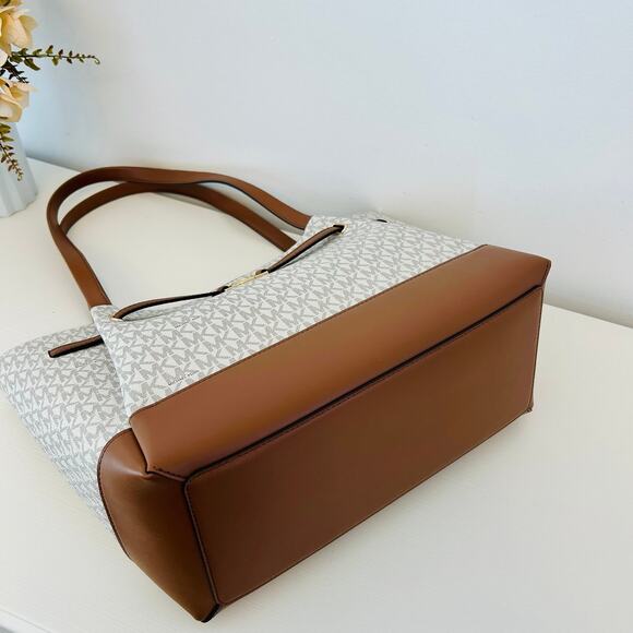 Michael Kors Purse Reed Large Logo Tote Bag Vanilla MK - Picture 5 of 9